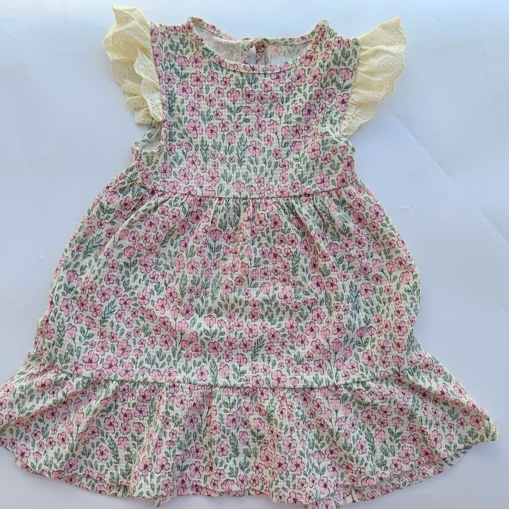 Crinkled frock with ruffle sleeves