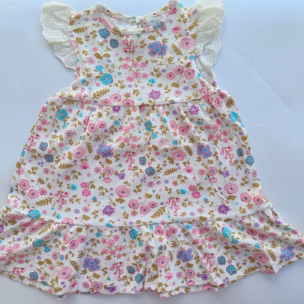 Crinkled frock with ruffle sleeves