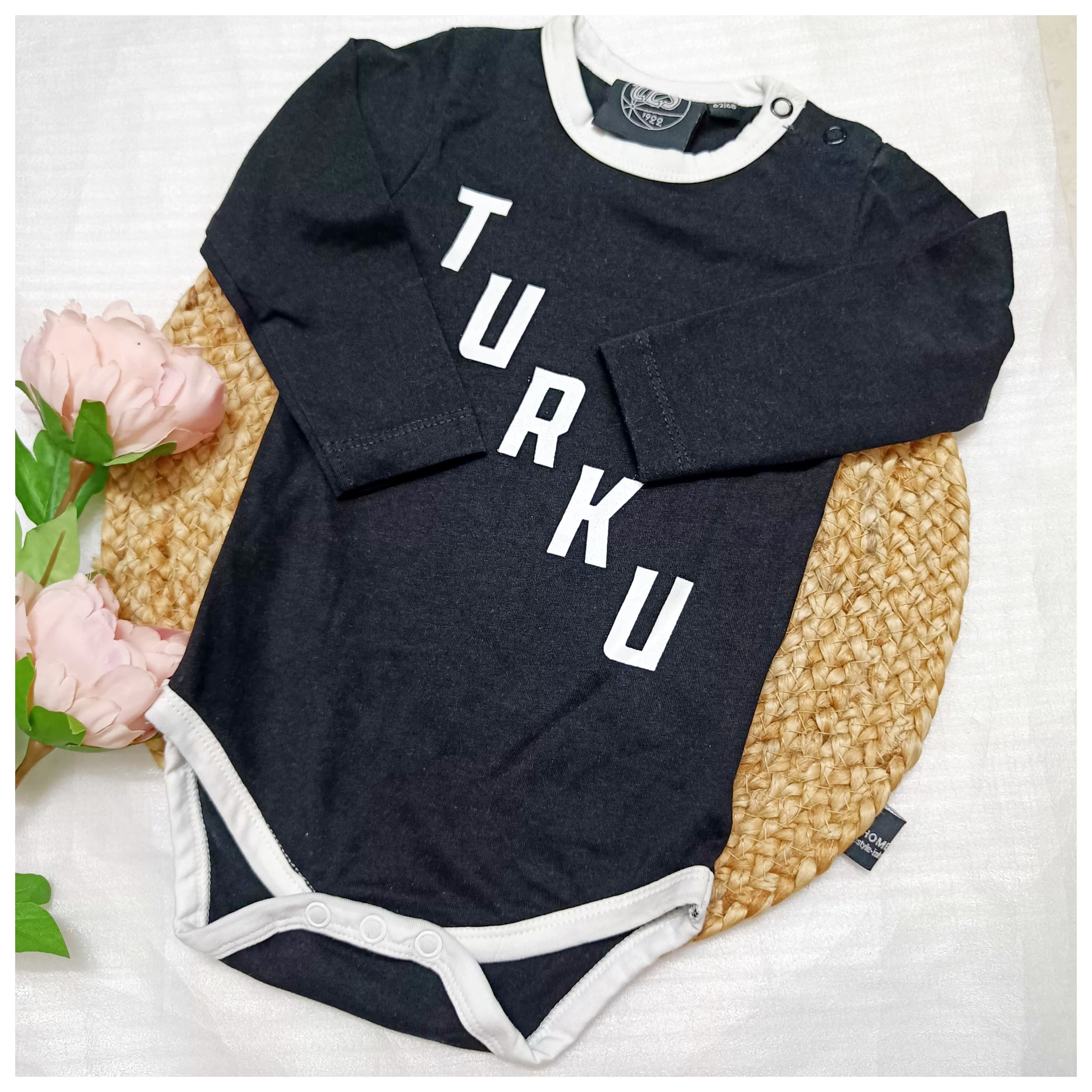 Fullsleeve onesies 3-6m