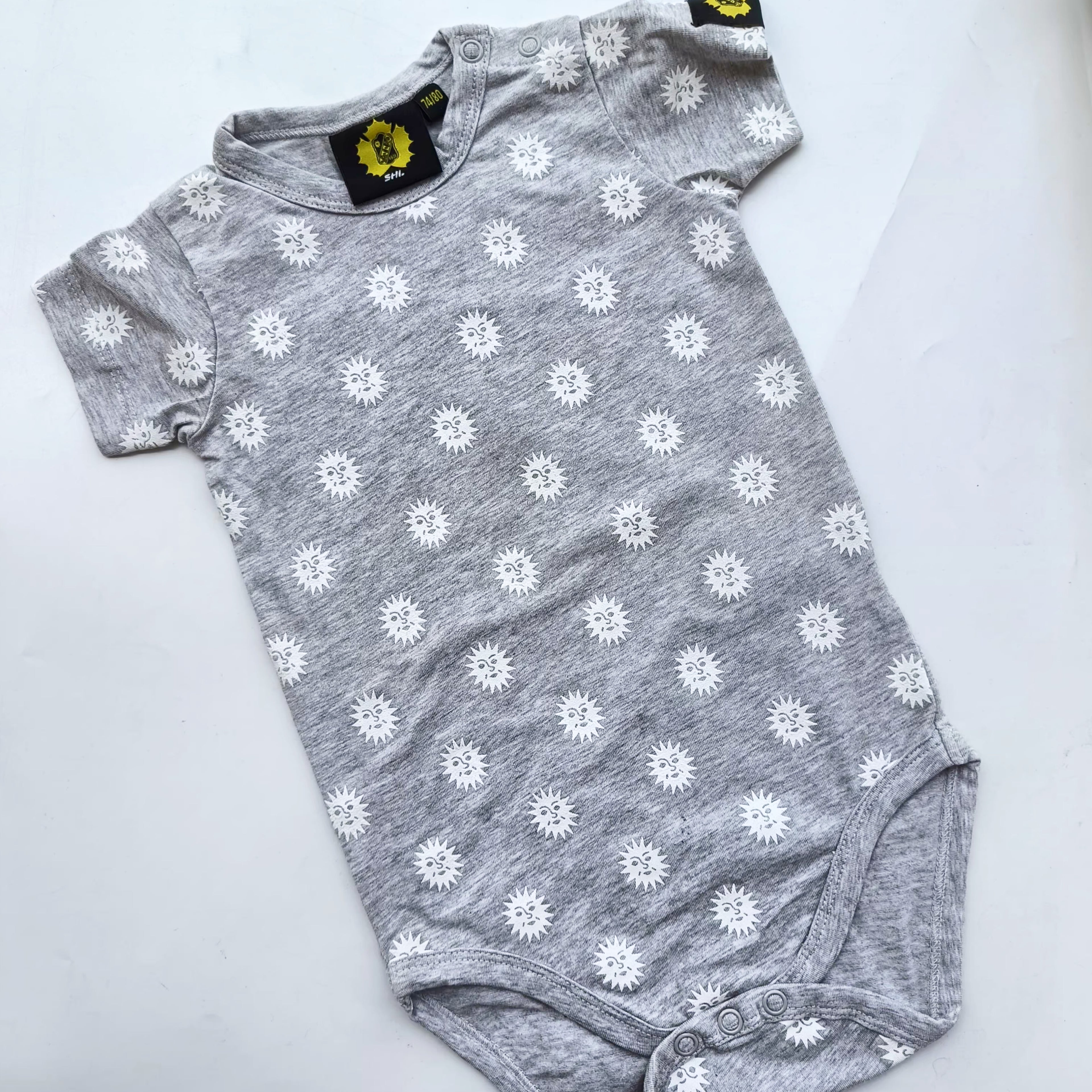 Short sleeve onsies 9-12m