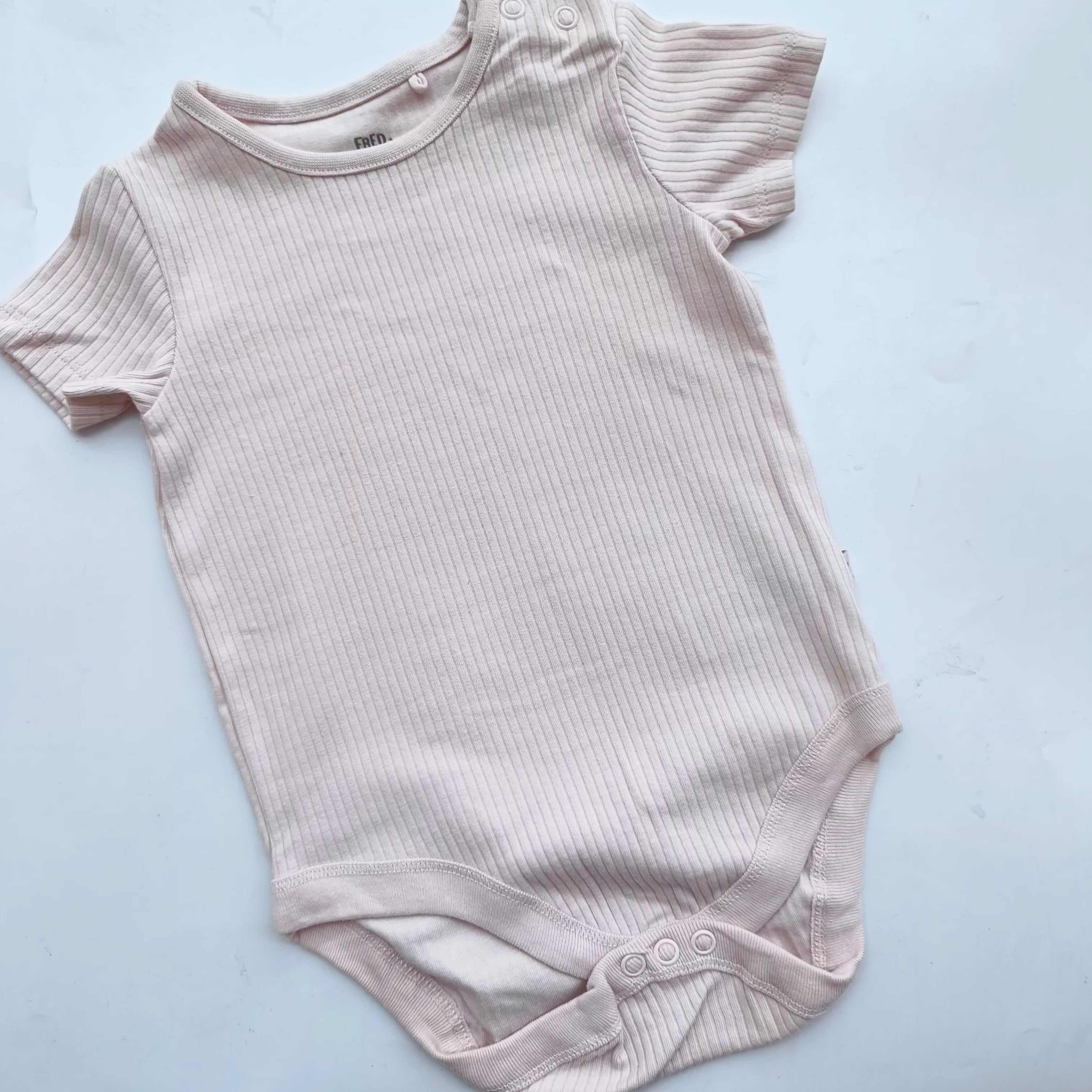 Fredflo onsies