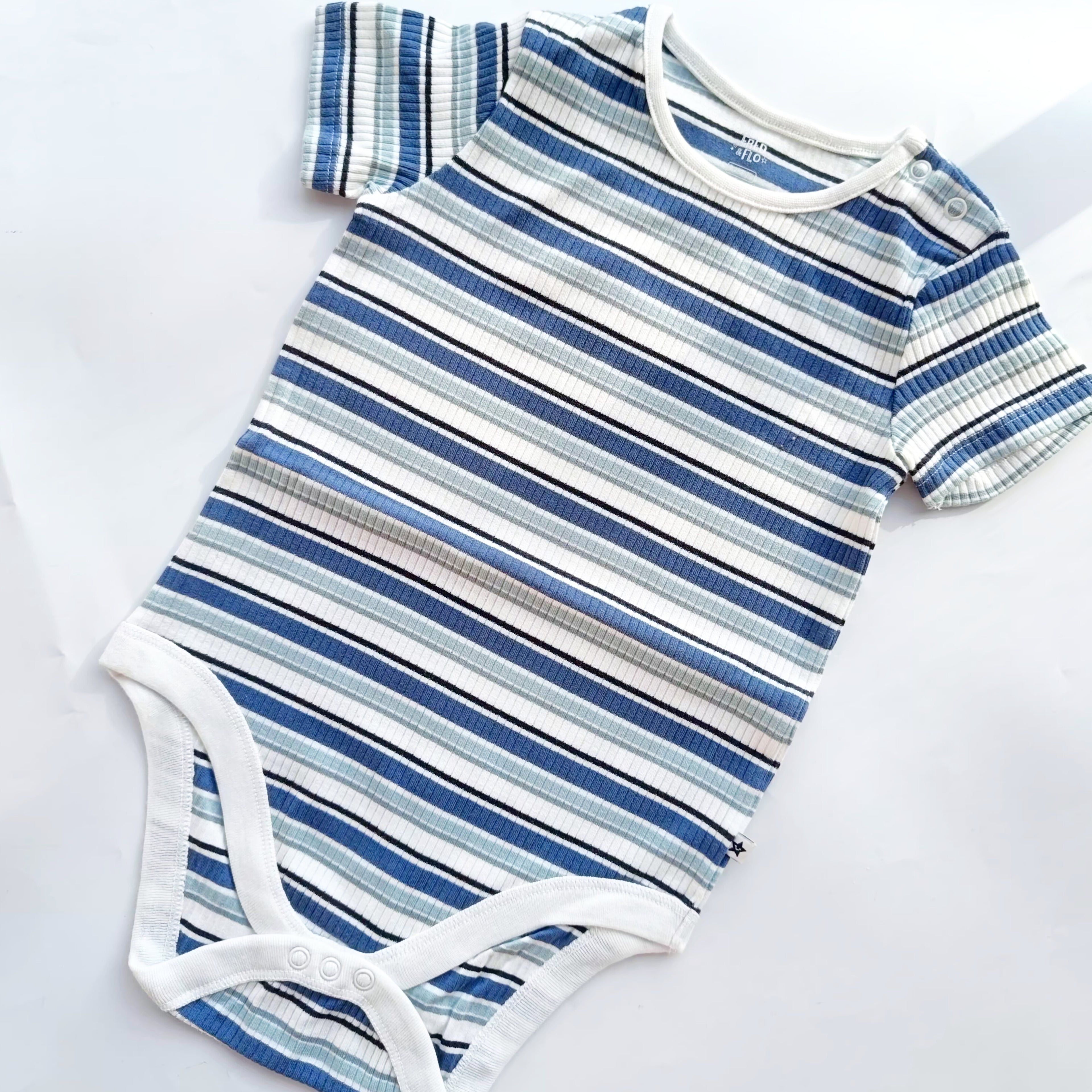 Fredflo onsies