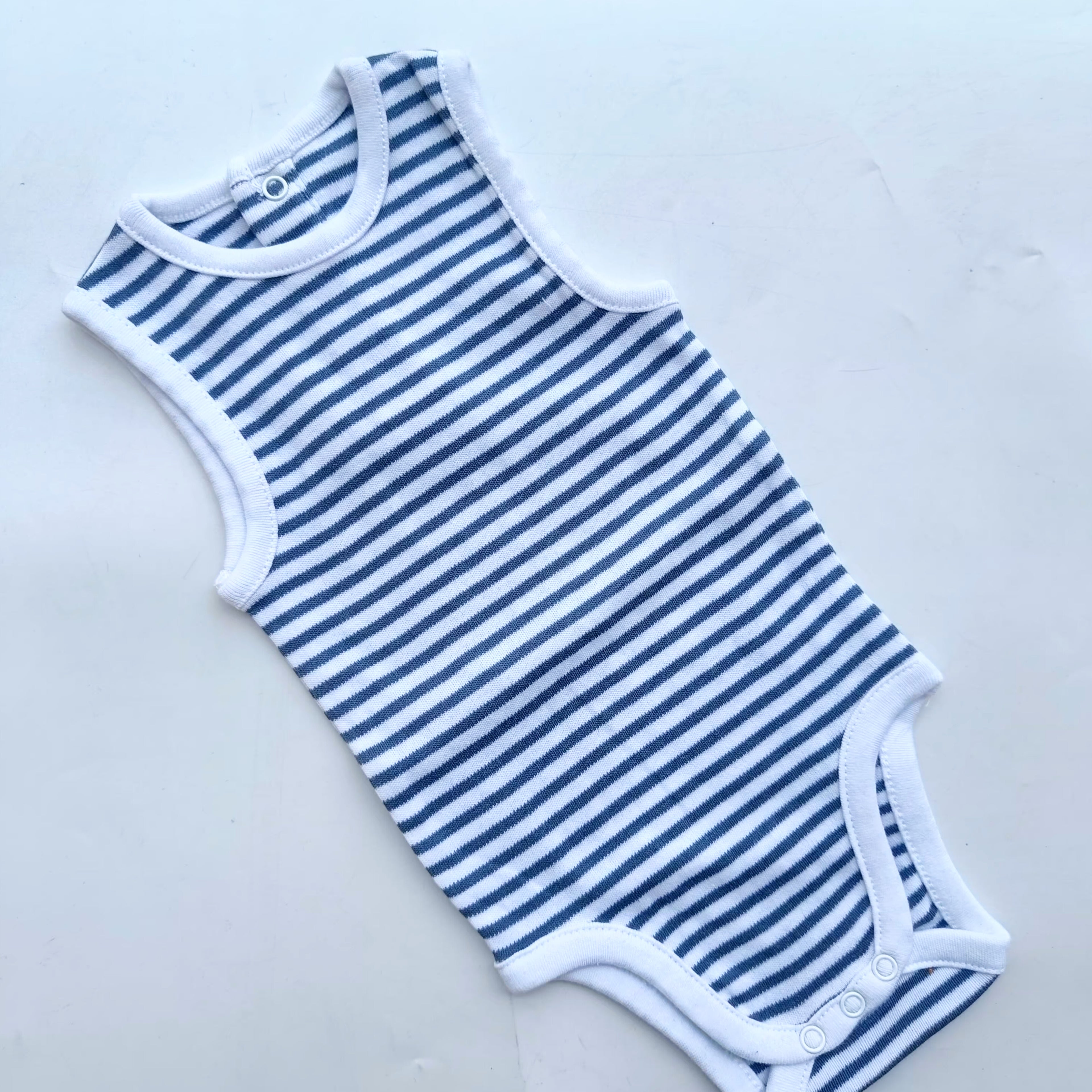 Sleeveless onesies 3-6m