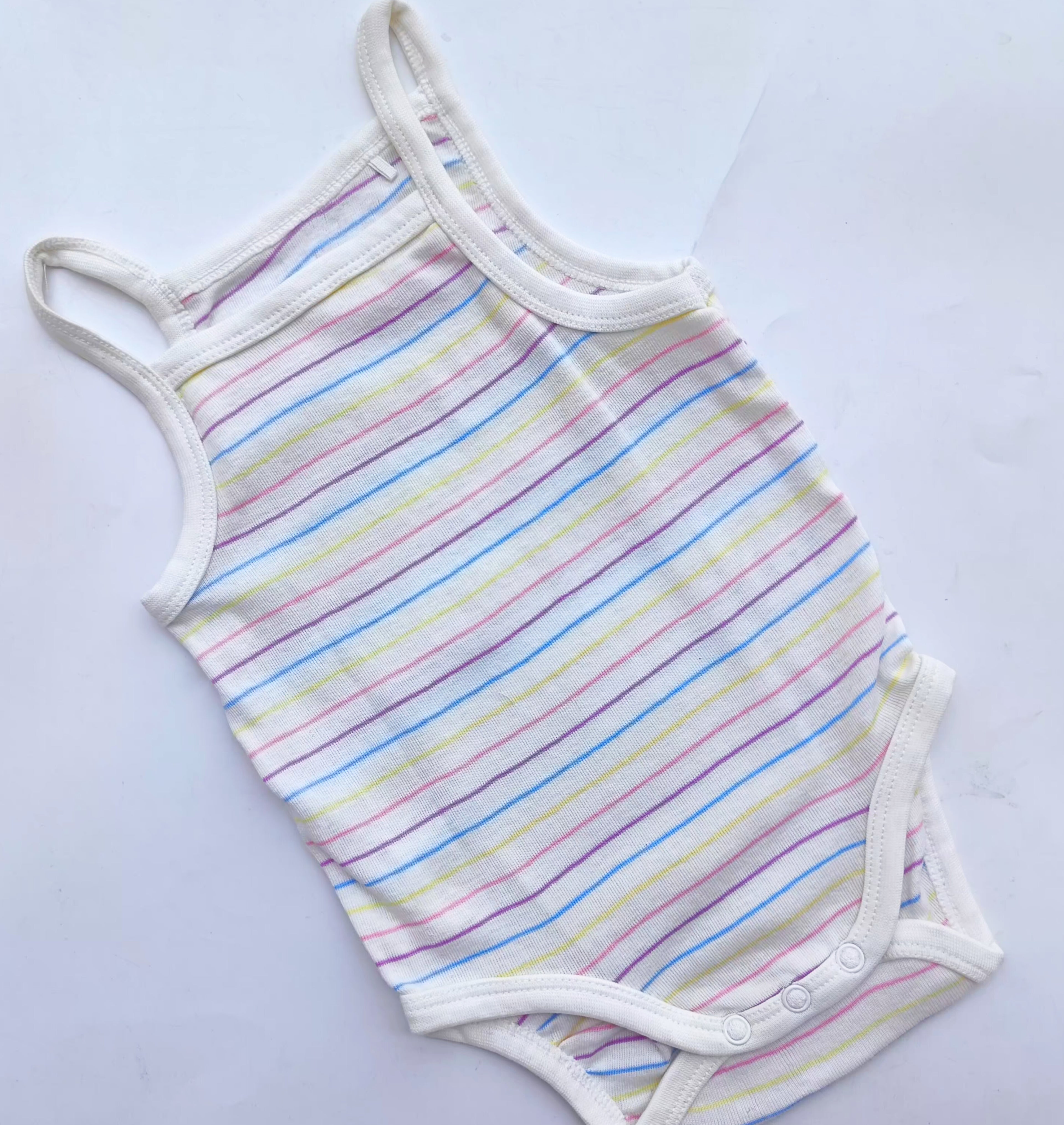 Sleevless onesies 0-3m
