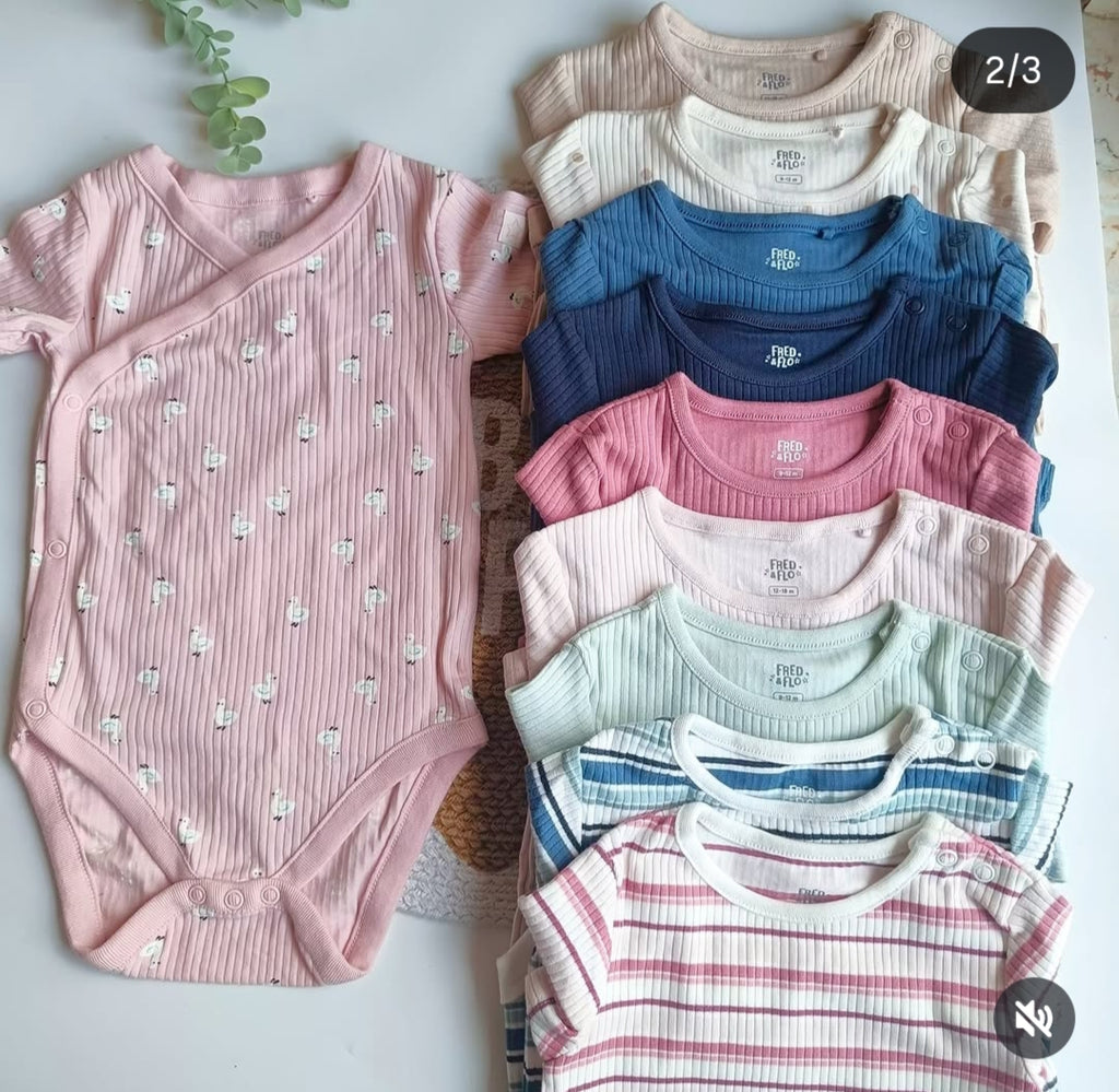 Fredflo onsies