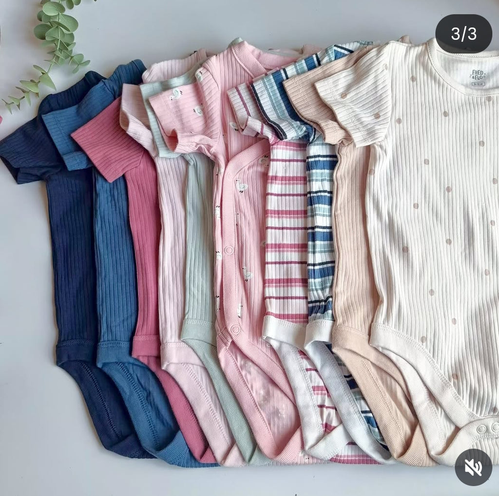 Fredflo onsies