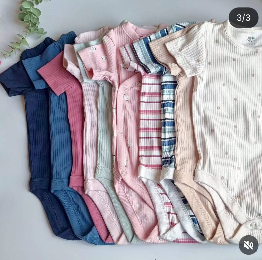 Fredflo onsies