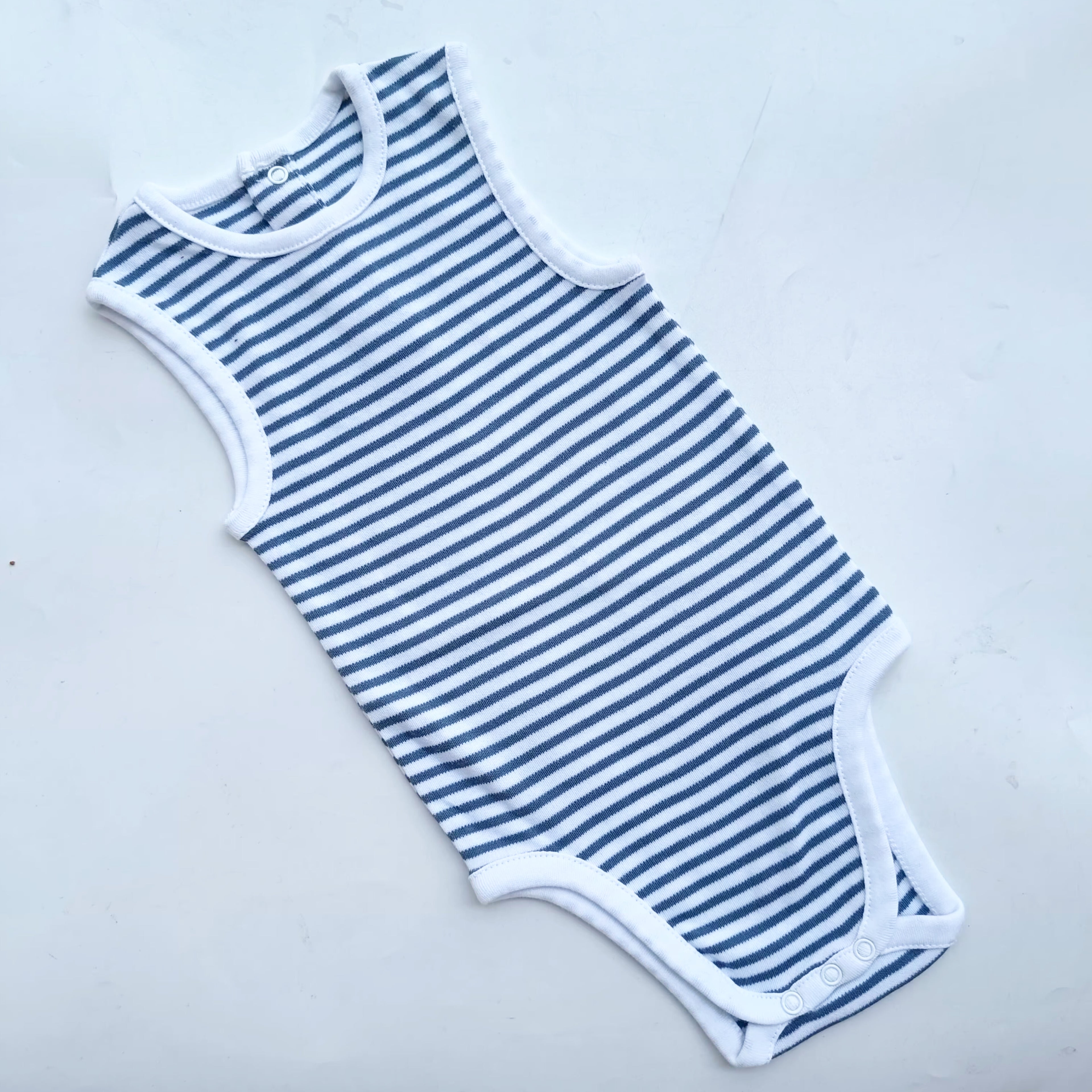 Sleeveless onsies 9-12m