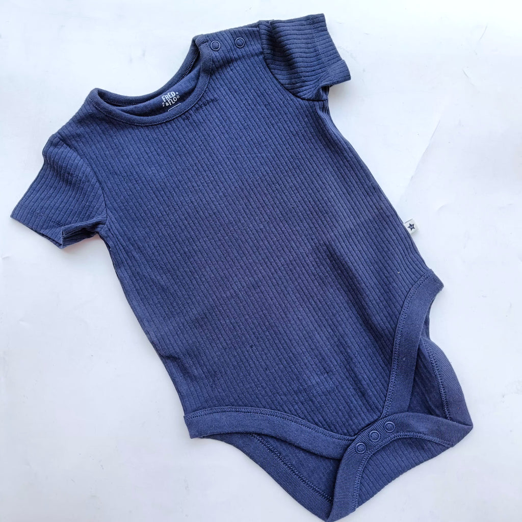 Fredflo onsies