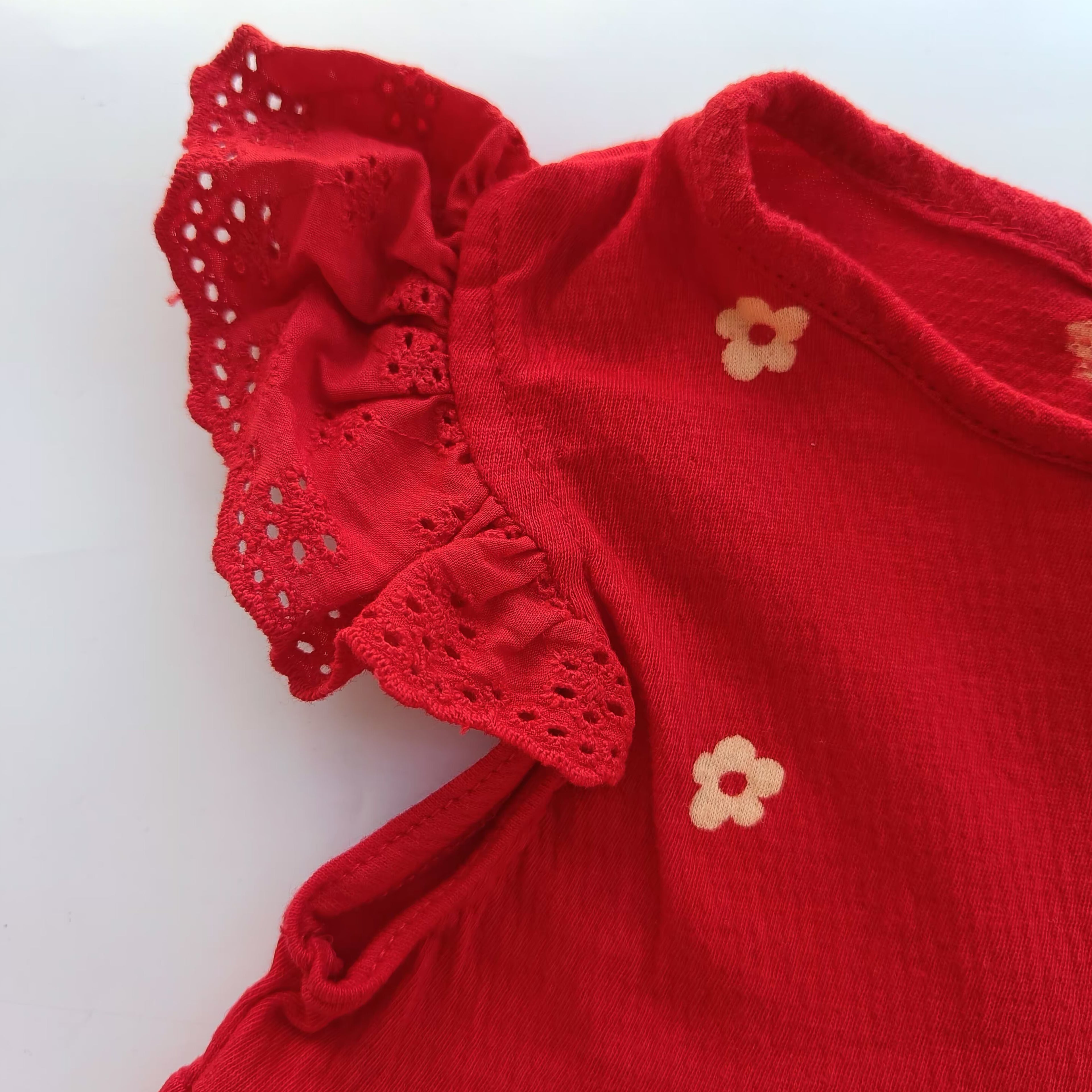 Crinkled frock with ruffle sleeves