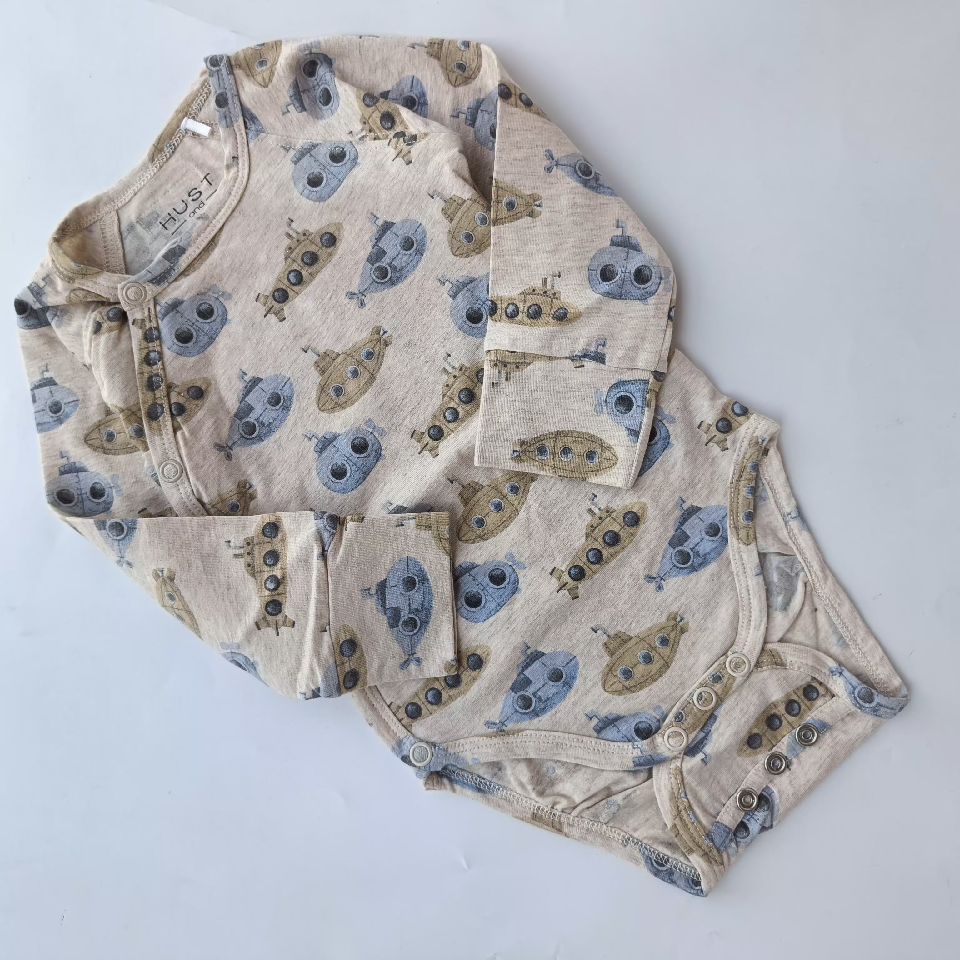 Fullsleeve onesies 3-6m