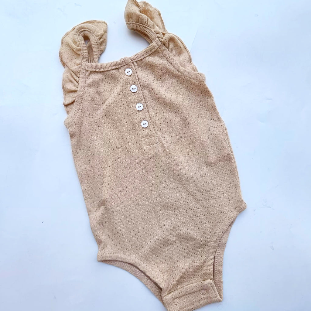 Sleevless onesies 0-3m