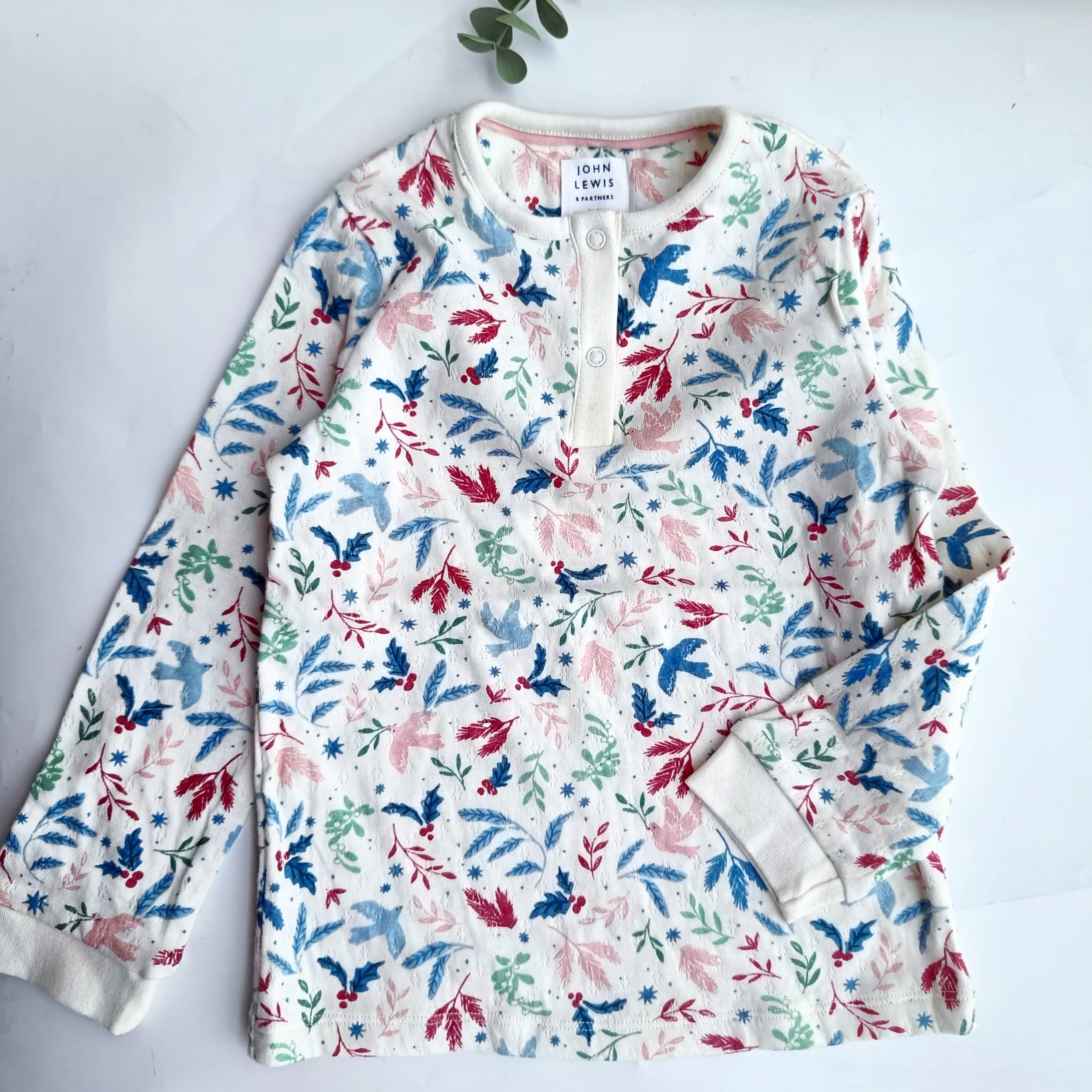 M&S tops 3-4Y